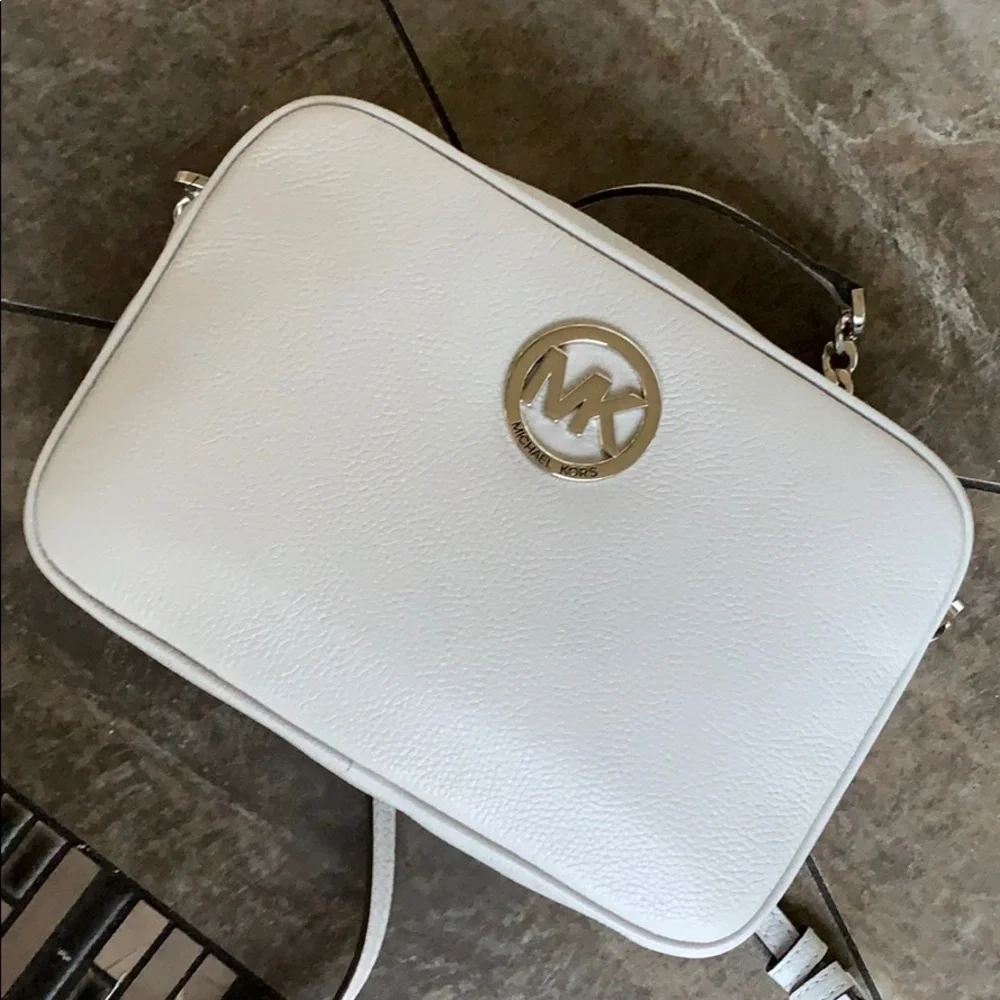 MICHAEL KORS FULTON LG EW CROSSBODY